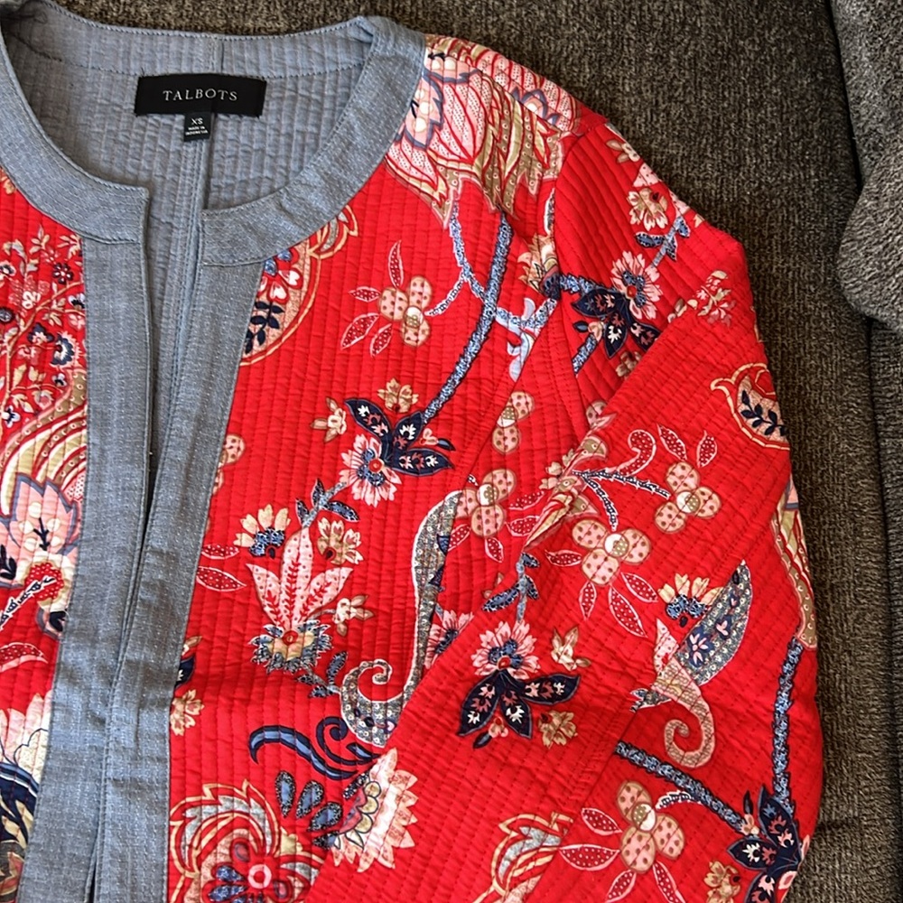 TALBOTS MIXED PATTERN QUILTED FLORAL JACKET SIZE XS NWOT - Picture 5 of 13